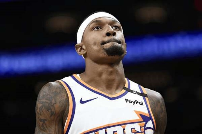 太阳队内部商讨买断布拉德利・比尔合同,未来走向成谜 太阳队内部商讨买断布拉德利・比尔合同,未来走向成谜