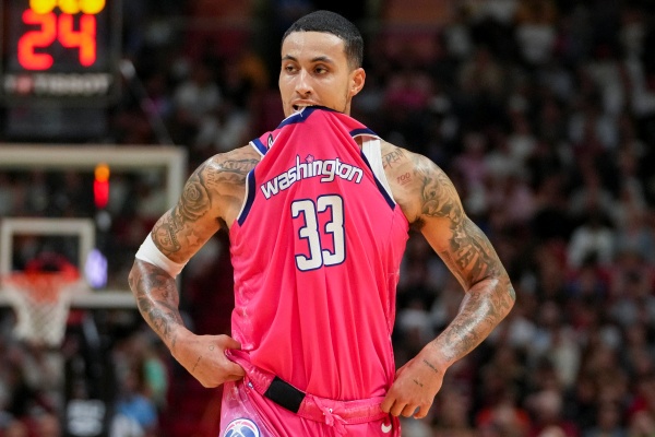 火箭、鹈鹕、奇才三方交易方案曝光:库兹马赴鹈鹕,墨菲转投火箭 火箭、鹈鹕、奇才三方交易方案曝光:库兹马赴鹈鹕,墨菲转投火箭