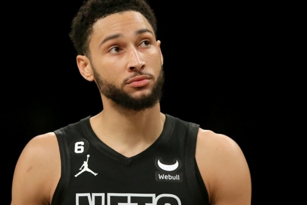 西蒙斯拒绝尼克斯底薪合同,篮球生涯再陷迷雾 西蒙斯拒绝尼克斯底薪合同,篮球生涯再陷迷雾